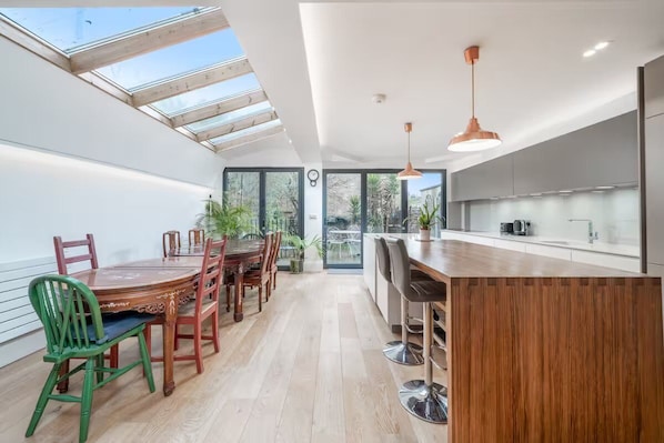 Luxury Apartment, City View | Private kitchen | Coffee/tea maker, electric kettle