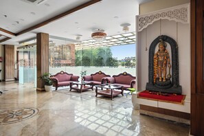 Lobby sitting area - PADMSHREE PALACE (Faizabad)