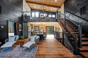 Interior - Game Room-Hot Tub-10 Mins to Downtown Gatlinburg (Gatlinburg)