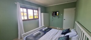 3 間睡房、房內夾萬、熨斗/熨衫板、免費 Wi-Fi