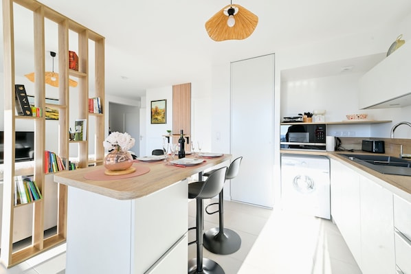 Fridge, microwave, oven, dishwasher