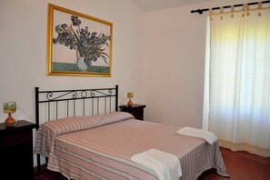 3 bedrooms, bed sheets