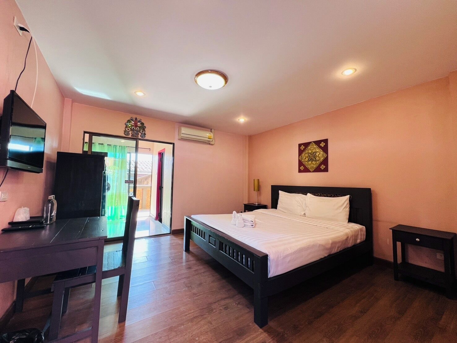 Deluxe Double Room | Living area