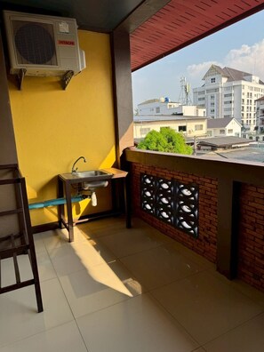 Deluxe Triple Room | Balcony