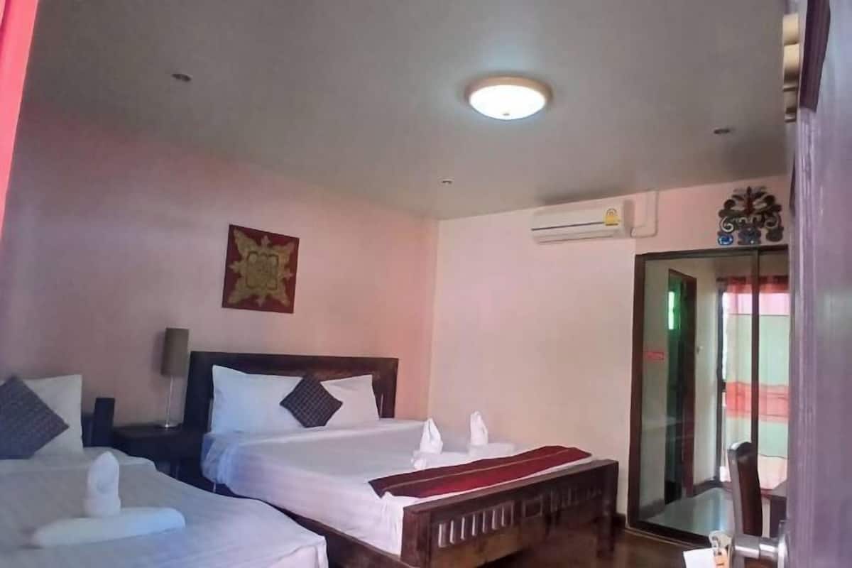 Free WiFi, bed sheets