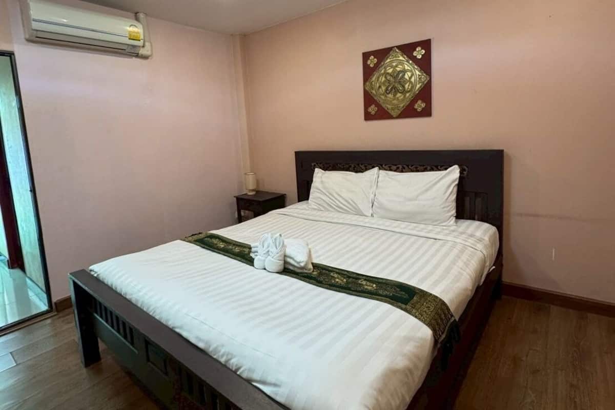 Chambre Deluxe double | AccĂšs au Wi-Fi (inclus), literie fournie