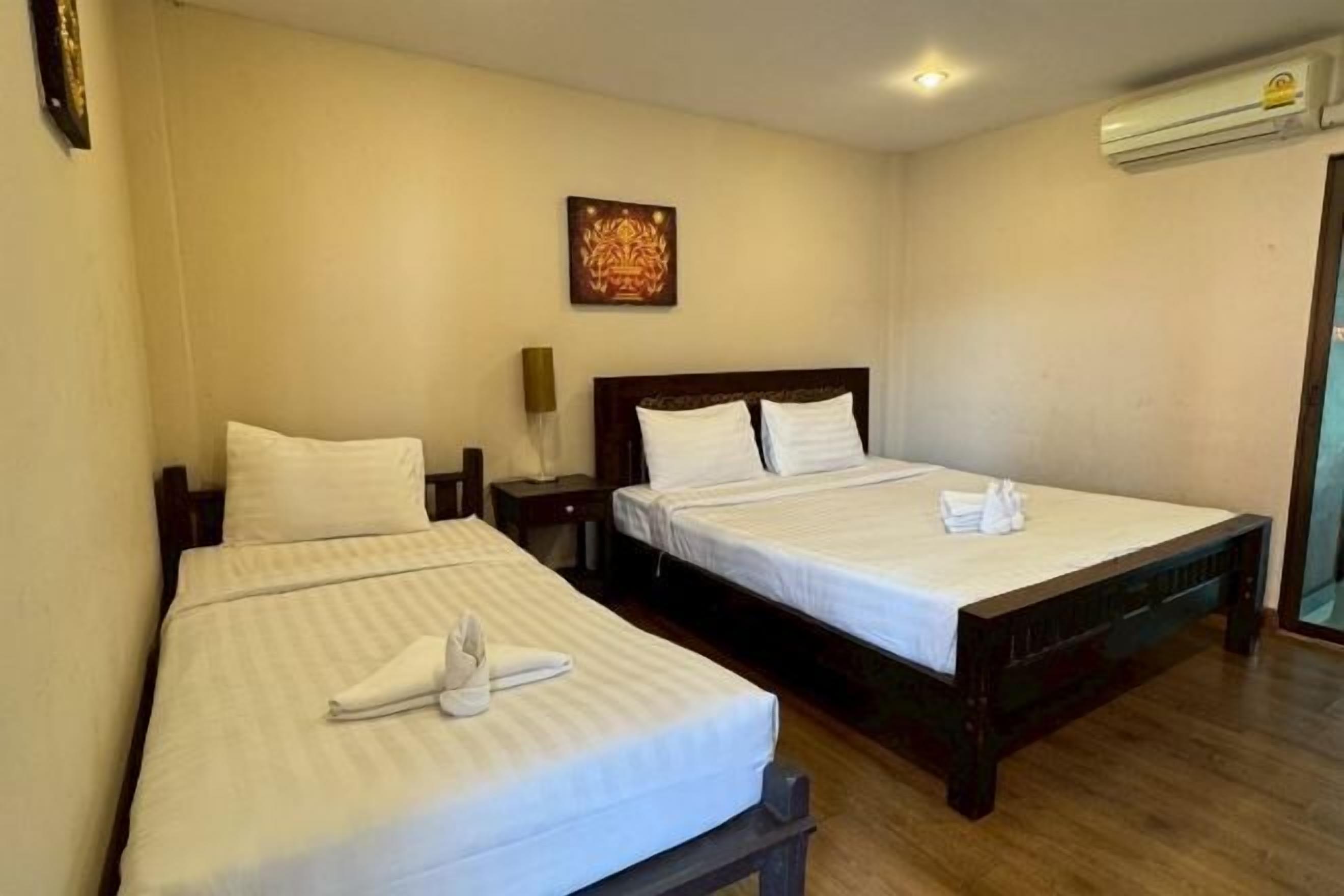 Free WiFi, bed sheets