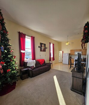 Télévision, cheminée