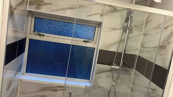 House | Bathroom | Shower, free toiletries, hair dryer, towels