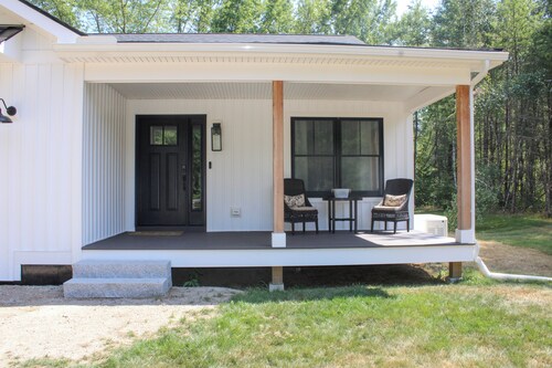 River’s Edge Retreat – Perfect Wedding Weekend Stay for Families & Friends