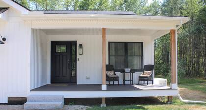 River’s Edge Retreat – Perfect Wedding Weekend Stay for Families & Friends