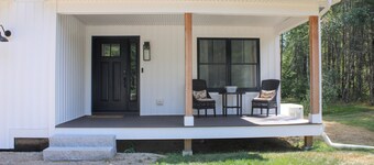 River’s Edge Retreat – Perfect Wedding Weekend Stay for Families & Friends