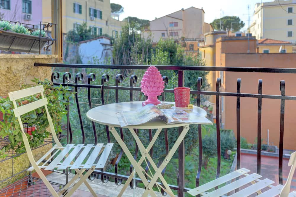 Vatican Loft with Balcony -Home and More