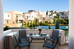 Outdoor dining - Loutra Resort : 2 Bedroom Apartment (Rethimno)