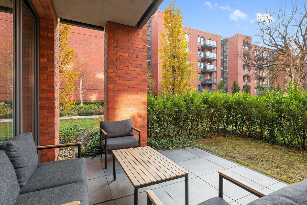 Classic Apartment | Balcony