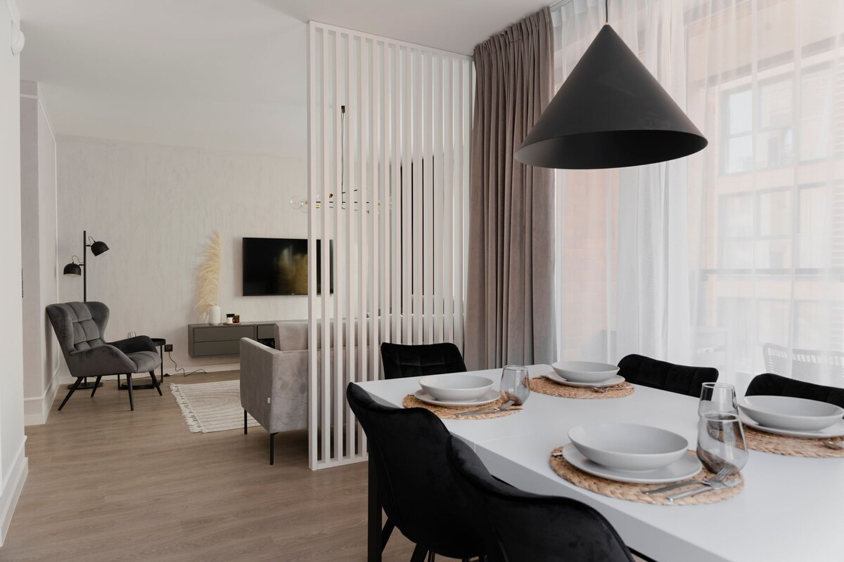 Superior Apartment | 2 bedrooms, premium bedding, iron/ironing board, free WiFi
