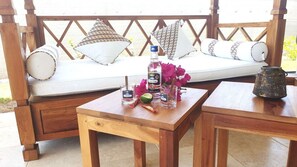 1 bedroom, internet, bed sheets