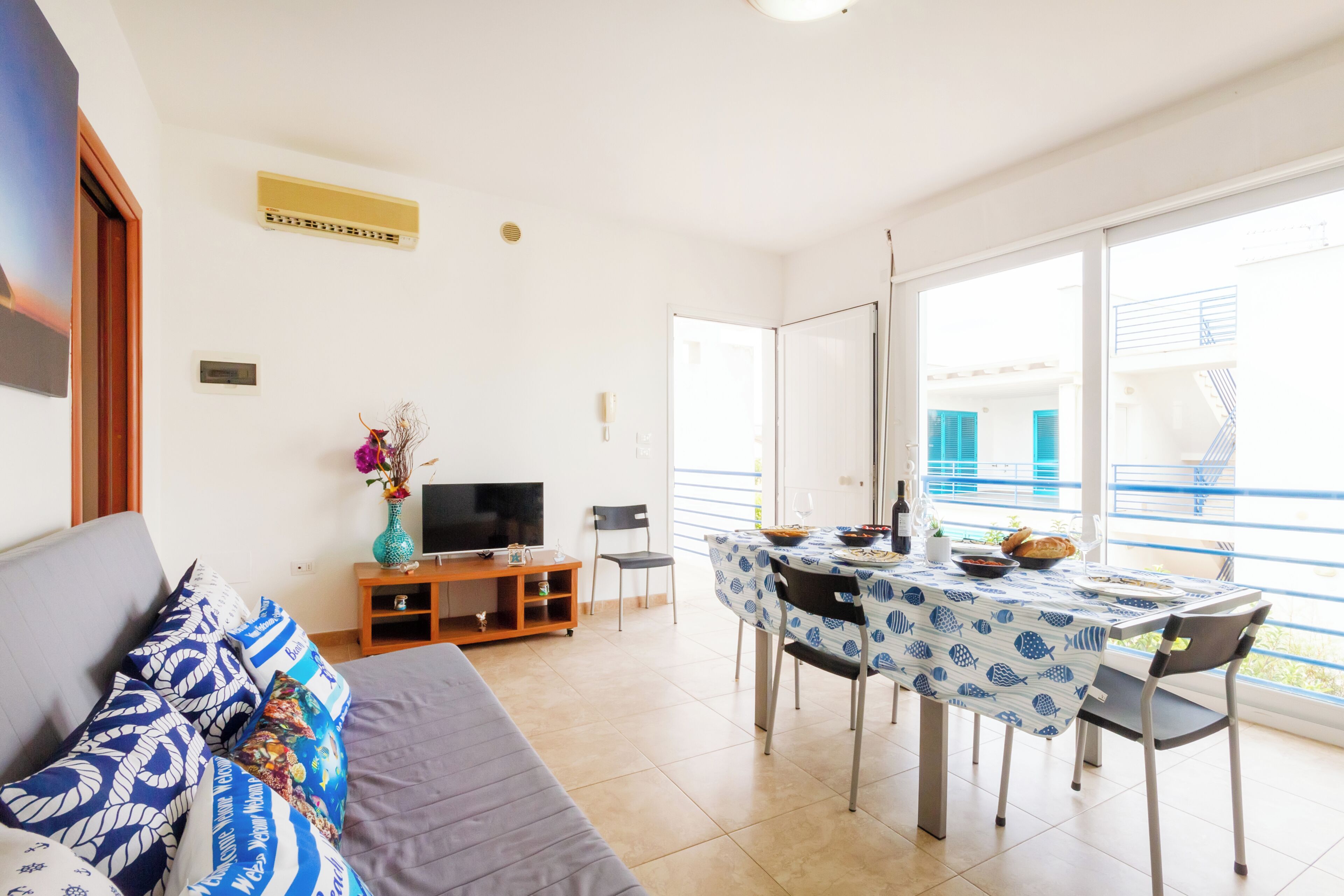 Apartment, 2 Bedrooms, Smoking, Balcony | Living area