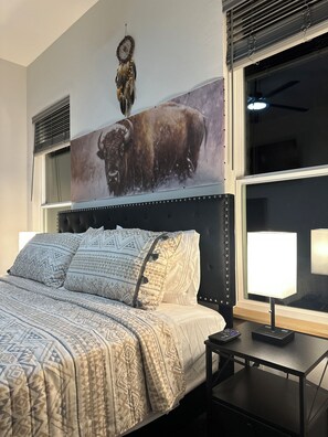 3 bedrooms, iron/ironing board, free WiFi, bed sheets - Bison Cabin with Hot Tub, Air Hockey & Pool Table, South of Norman (Purcell)