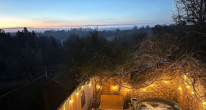 Beautifully presented dog friendly holiday - The Snug