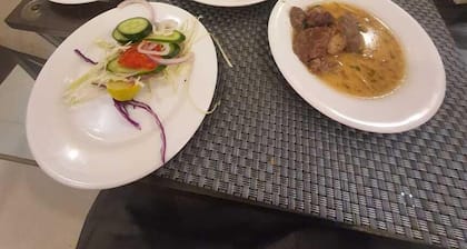 Three star hotel Peshawar