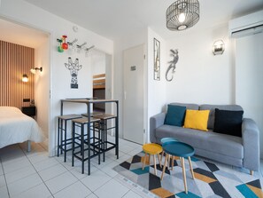 2 chambres, fer et planche à repasser