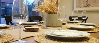 Bicester Villa - 6 Bed - Sleeps 14