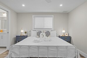 3 Schlafzimmer, BĂŒgeleisen/BĂŒgelbrett, WLAN, BettwĂ€sche