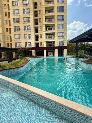 Pool - Stunning 1 bed Flat Alba garden. Killimani Nairobi (Nairobi)