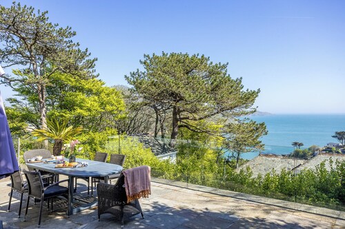 Moult Sylvan, Homely 4 bed, stunning sea views, Salcombe