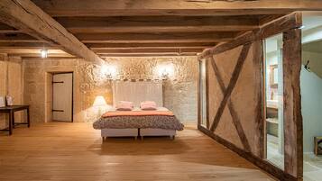 11 chambres, fer et planche à repasser, Wi-Fi, draps fournis
