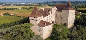 Exterior - Château de Goudourville 13th century, private, sleeps 30, swimming pool, reception area (Goudourville)