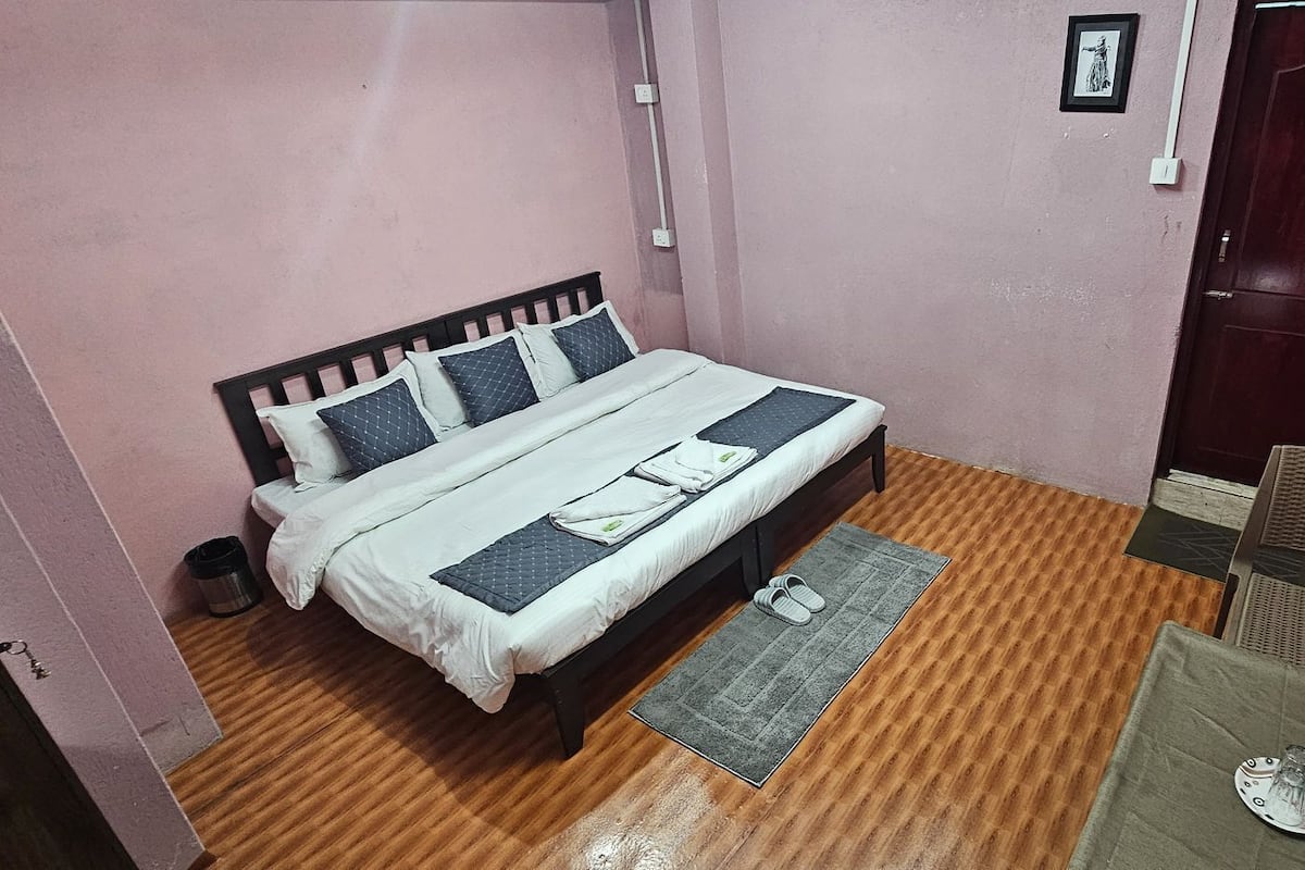 1 habitación, espacio para trabajar con laptop y wifi gratis