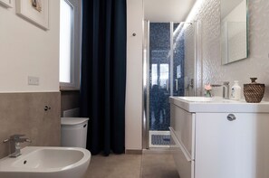 Apartment | Bathroom