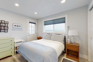 3 bedrooms, iron/ironing board, Internet, bed sheets