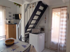 Dining - South Seas getaway at Les Ayguades (Gruissan)