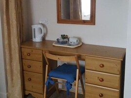 Habitación Confort doble, baño privado (Room 5) | Escritorio y wifi gratis