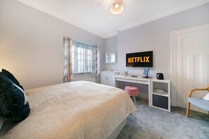8 bedrooms, desk, iron/ironing board, travel cot