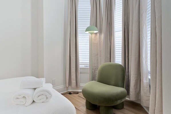 8 chambres, fer et planche à repasser, Wi-Fi gratuit, draps fournis