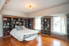 2 slaapkamers, een strijkplank/strijkijzer, wifi, beddengoed