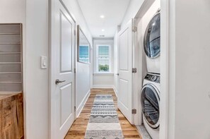 Interior - 4th floor walk-up apartment with perfect mix of historic features with luxurious modern amenities! (Cincinnati)