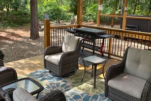 Outdoor dining - Modern Cabin w/Foosball, Fire Pit, Hot Tub (Broken Bow)