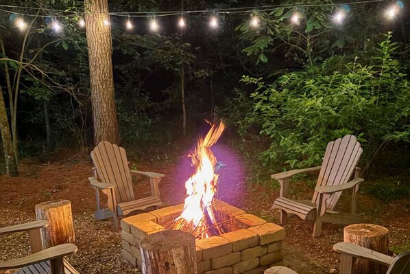 Property grounds - Modern Cabin w/Foosball, Fire Pit, Hot Tub (Broken Bow)