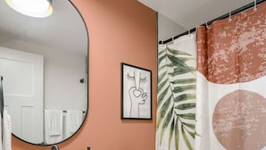 Hair dryer - Room 204 - Two Queens - Kitchenette - NonSmoking (Lincoln)