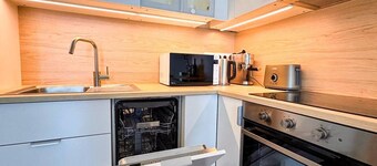 Apart 555 New & Fully Equipped with Garage & 15 Min to City Center