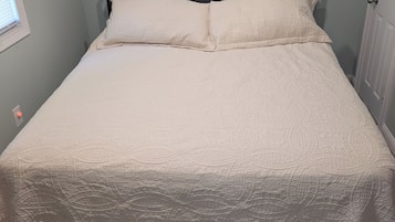 3 bedrooms, WiFi, bed sheets