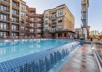 Spacious apartment with a baseball field view also pool view