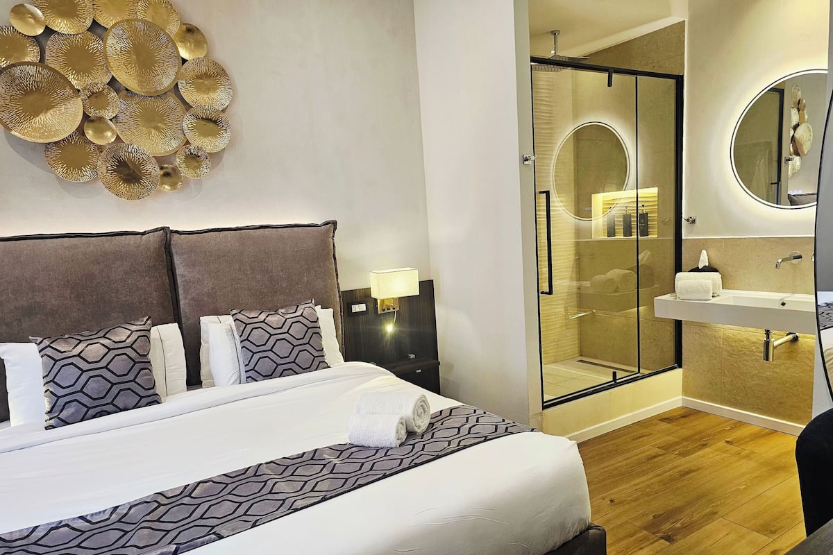 Doppia Luxury, vista città | 1 camera, minibar, una cassaforte in camera, una scrivania