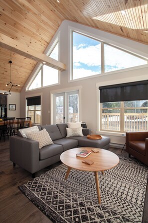 Alpehytte – deluxe, 2 soverom, ikke-røyk | Oppholdsområde