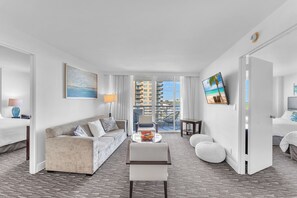 Living area - Eternal Sunrise (Fort Lauderdale)